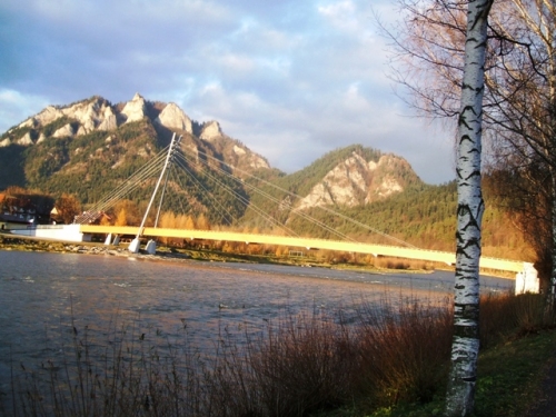 Lavka cez rieku Dunajec