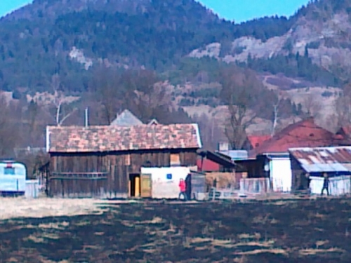 Vypaľovanie trávy v obci 26.03.2012