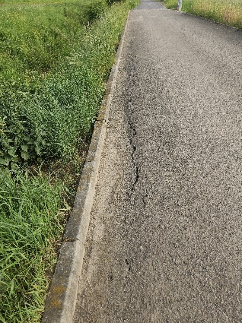 2025 - Oprava miestnych komunikácii, kofinancovanie výstavby kanalizácie a ČOV v obci 
