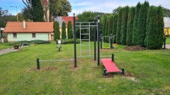 Workoutové ihrisko s doplnkovými fitness prvkami